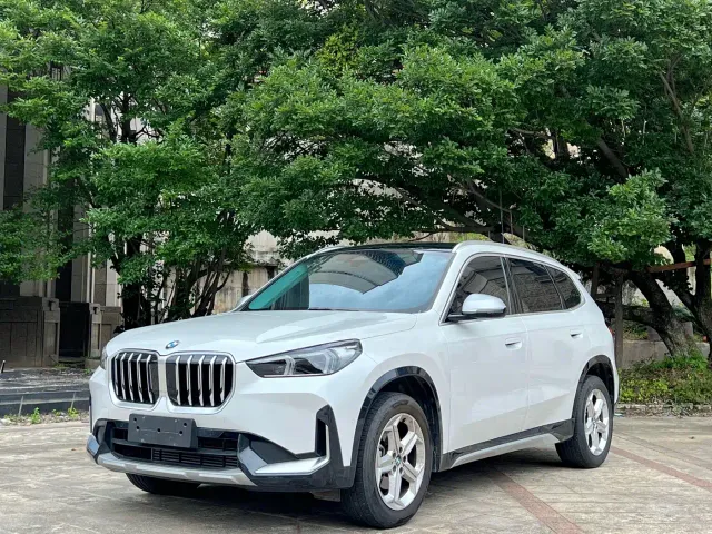 Фотография автомобиля — BMW X1