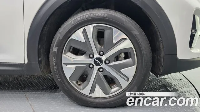 Kia Niro — Фото автомобиля 21