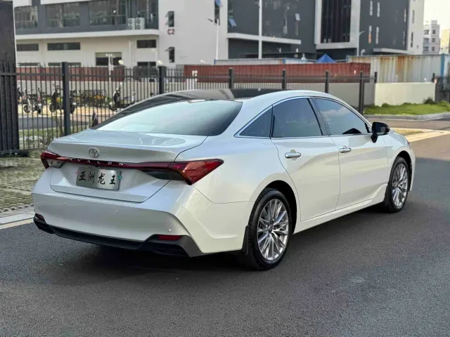 Toyota Avalon — Фото автомобиля 6