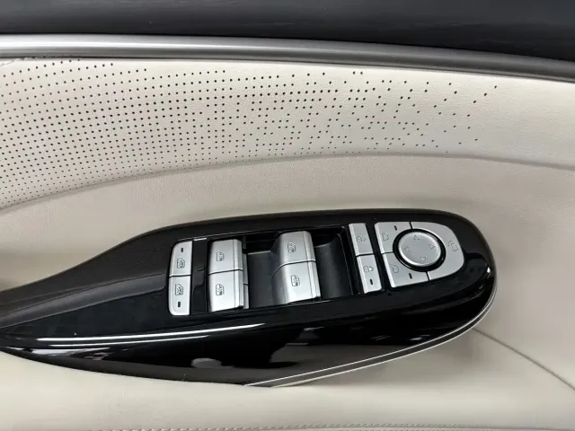 Denza Denza D9 2025 Model DM-i Smart Drive Edition 1020 AWD Flagship — Фото автомобиля 12