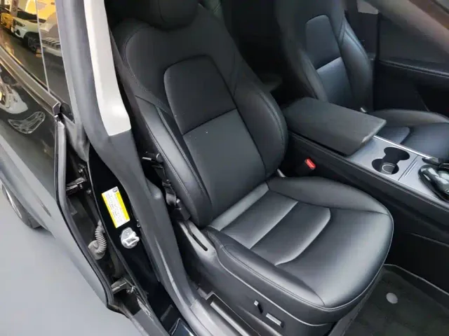Tesla Model Y — Фото автомобиля 24