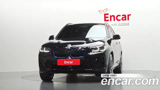BMW iX3 — Фото автомобиля 2