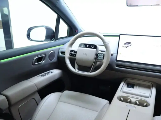Li Auto i6 — Фото автомобиля 14