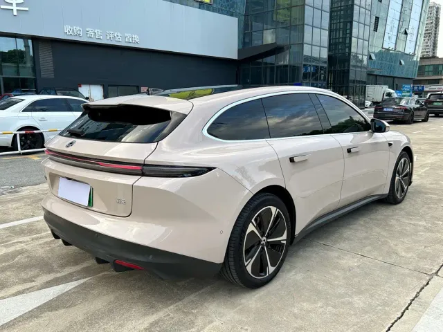 Nio ET5 Touring — Фото автомобиля 13