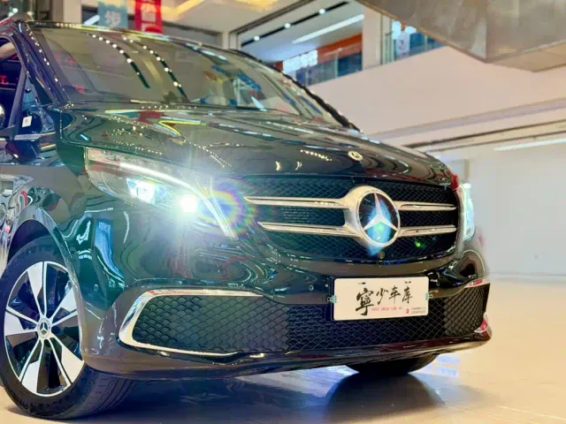 Mercedes-Benz V-Class — Фото автомобиля 23