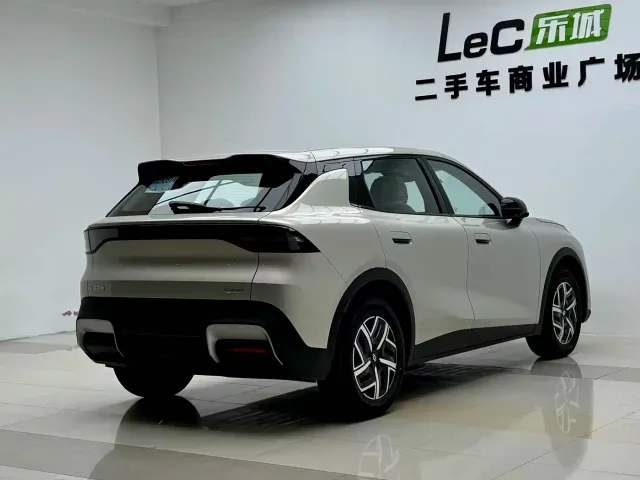 Changan Qiyuan Q05 — Фото автомобиля 5