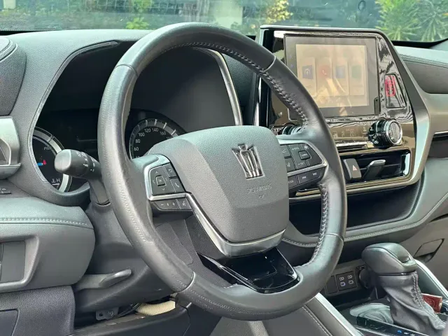 Toyota Crown Kluger — Фото автомобиля 10