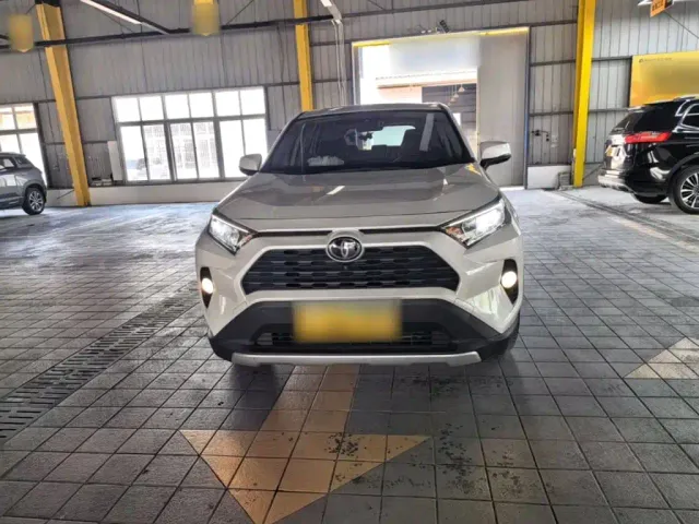 Toyota RAV4 — Фото автомобиля 2