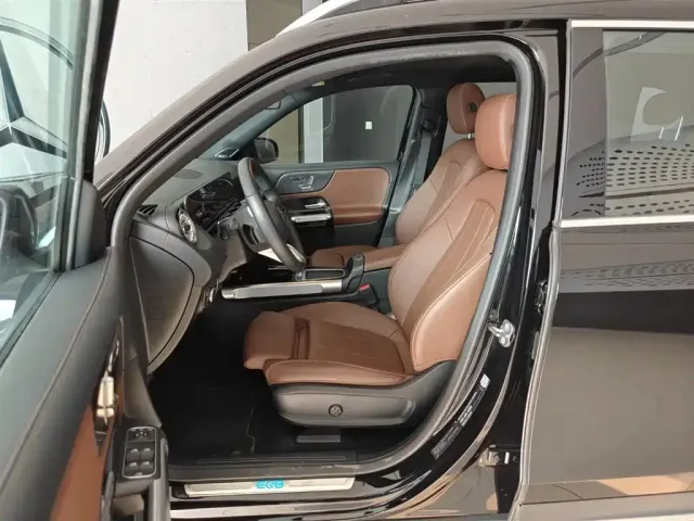 Mercedes-Benz EQB — Фото автомобиля 9