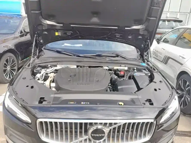 Volvo S90 — Фото автомобиля 19