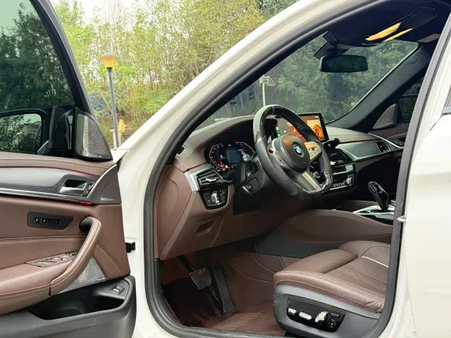BMW 5 Series — Фото автомобиля 5