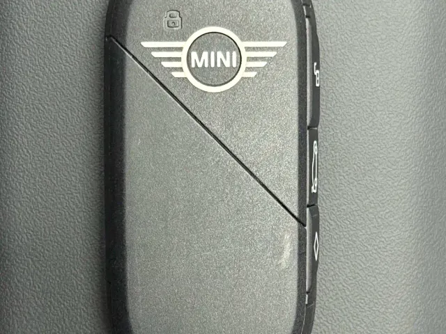 MINI Electric JCW ACEMAN — Фото автомобиля 9