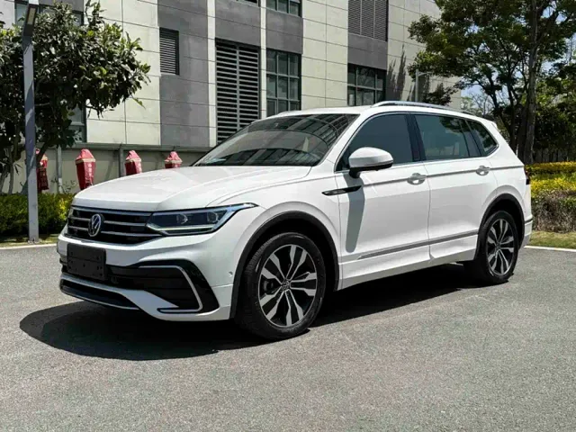 Фотография автомобиля — Volkswagen Tiguan L