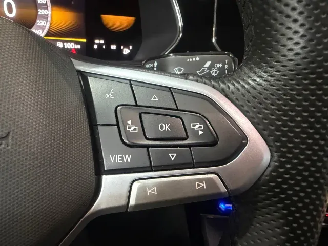 Volkswagen Passat — Фото автомобиля 15