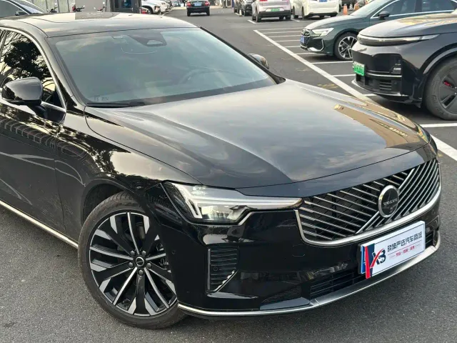 Volvo S90 — Фото автомобиля 6