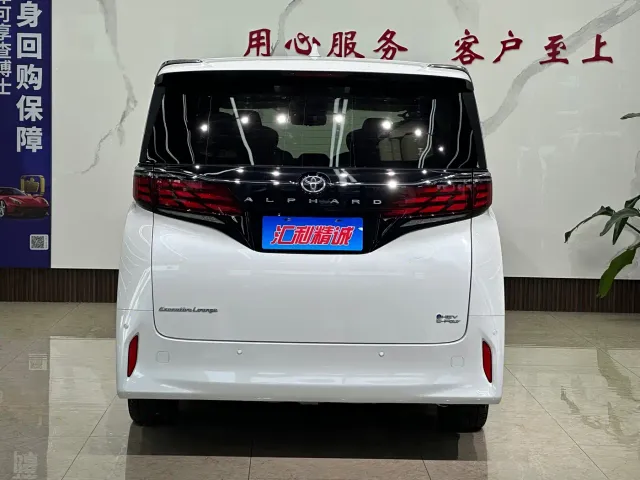 Toyota Alphard — Фото автомобиля 18