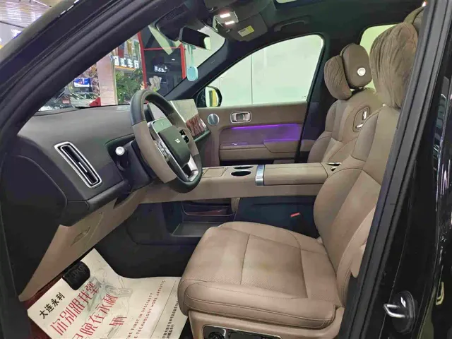Li Auto L8 — Фото автомобиля 4