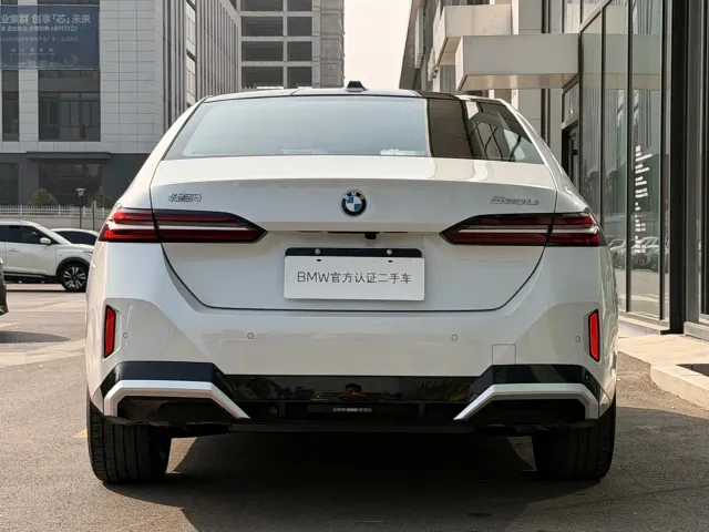 BMW 5 Series — Фото автомобиля 20