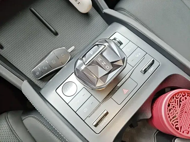 BYD Qin L — Фото автомобиля 13