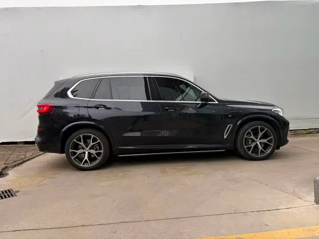 BMW X5 — Фото автомобиля 6