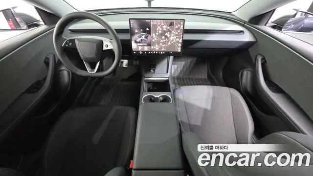 Tesla Model 3 — Фото автомобиля 7