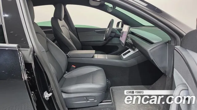 Tesla Model Y — Фото автомобиля 25