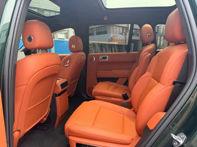 Li Auto L8 — Фото автомобиля 5