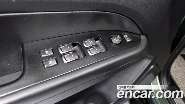 KG_Mobility_Ssangyong Rexton Новый Rexton Sport Khan Дизель 2.2 4WD — Фото автомобиля 19