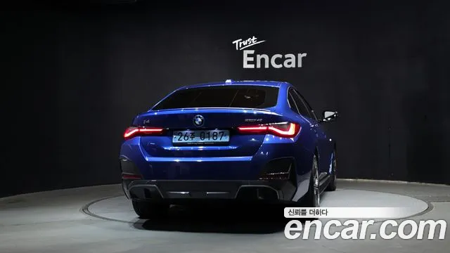 BMW i4 — Фото автомобиля 4