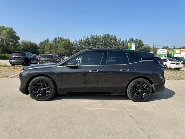 BMW iX M60 — Фото автомобиля 7