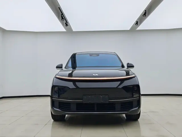 Li Auto L8 — Фото автомобиля 2