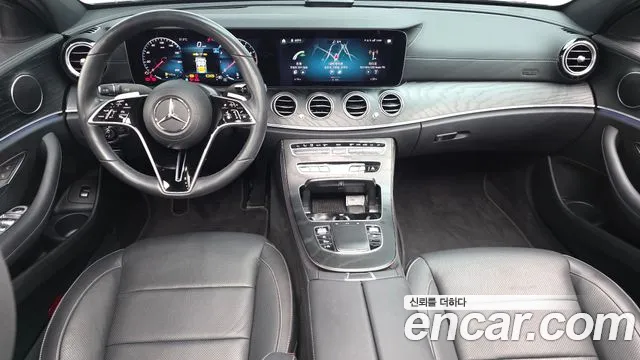Mercedes-Benz E-Class — Фото автомобиля 7