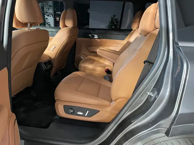 Li Auto ONE — Фото автомобиля 17