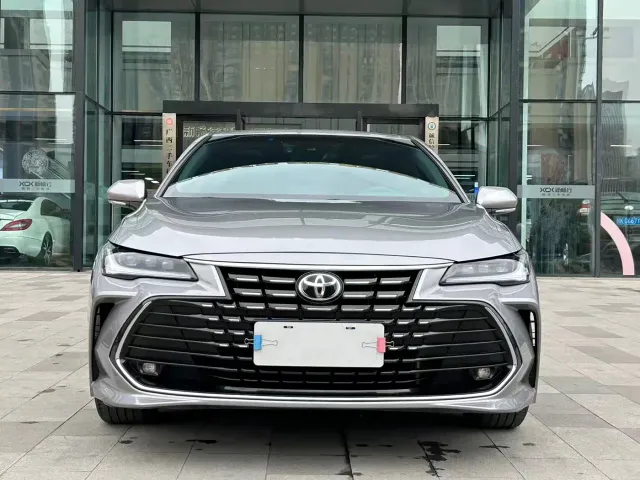 Toyota Avalon — Фото автомобиля 2