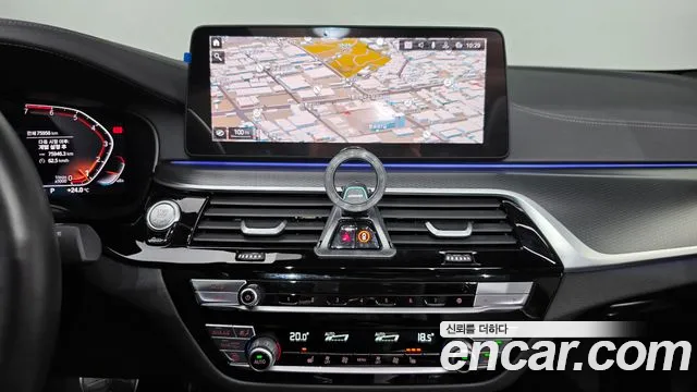 BMW 5 Series G30 — Фото автомобиля 18
