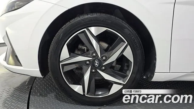 Hyundai AVANTE Avante (CN7) — Фото автомобиля 5