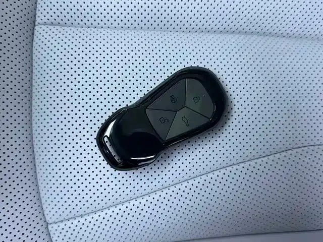 Xpeng P7+ — Фото автомобиля 3