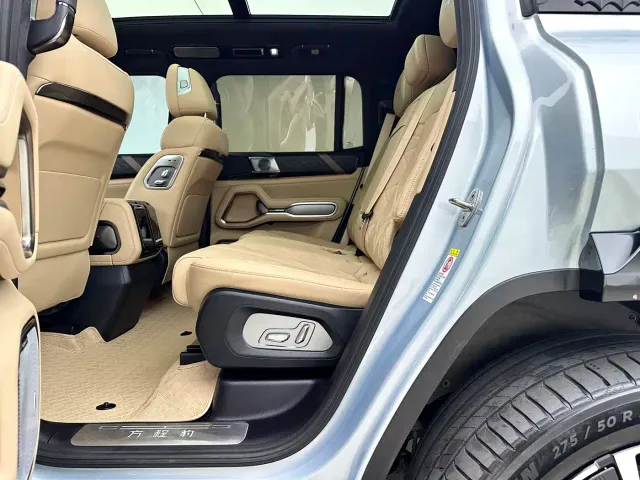 BYD FangChengBao Leopard 8 — Фото автомобиля 7