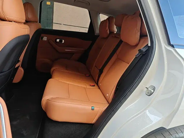 Leapmotor C10 — Фото автомобиля 16