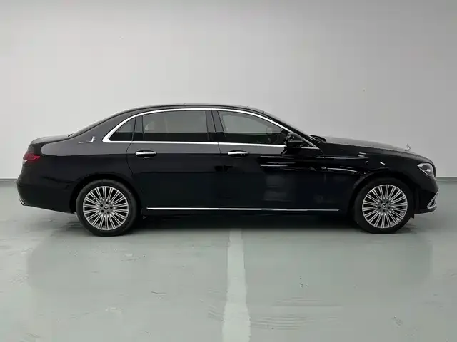 Mercedes-Benz E-Class — Фото автомобиля 5