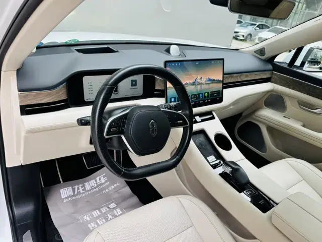 Aito M5 — Фото автомобиля 9