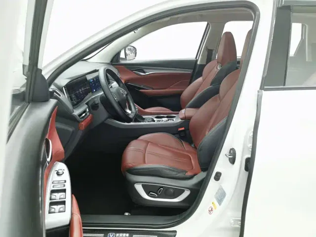 Changan CS75 Plus — Фото автомобиля 10