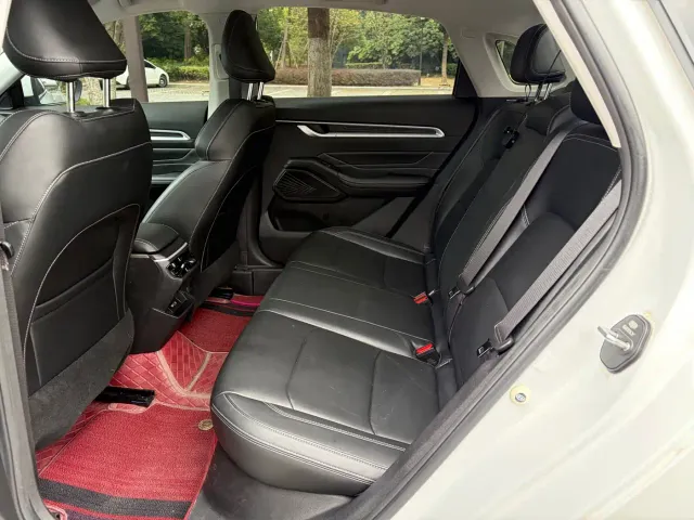 Geely Emgrand — Фото автомобиля 6