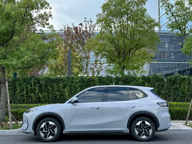 Geely Galaxy E5 — Фото автомобиля 21
