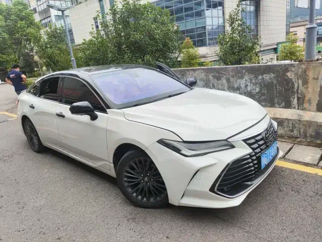 Toyota Avalon — Фото автомобиля 4
