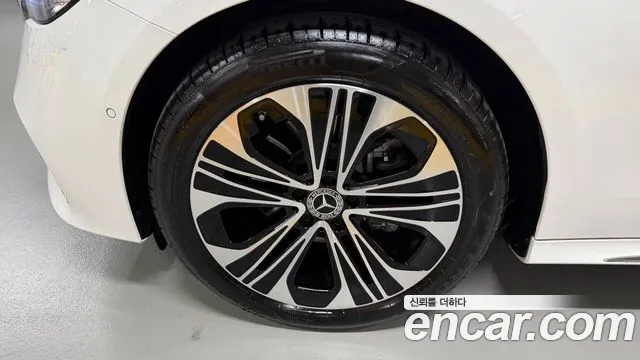Mercedes-Benz E-Class W214 — Фото автомобиля 9