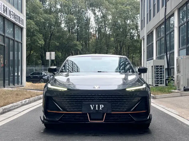 Changan UNI-V — Фото автомобиля 2