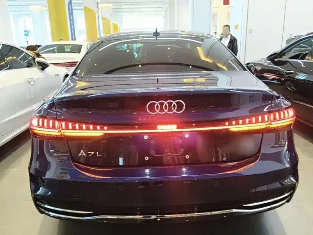 Audi A7L — Фото автомобиля 5