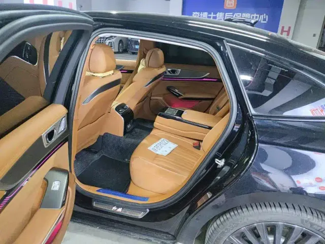 Hongqi H9 — Фото автомобиля 3