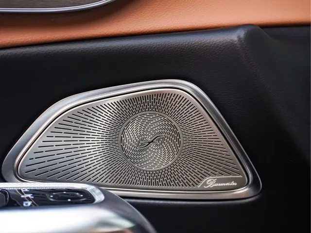 Mercedes-Benz E-Class — Фото автомобиля 12